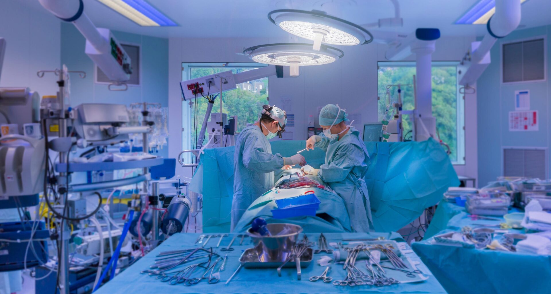 La Policía investiga otras dos posibles agresiones del cirujano acusado de violar a una paciente sedada en Murcia - RTVE.es