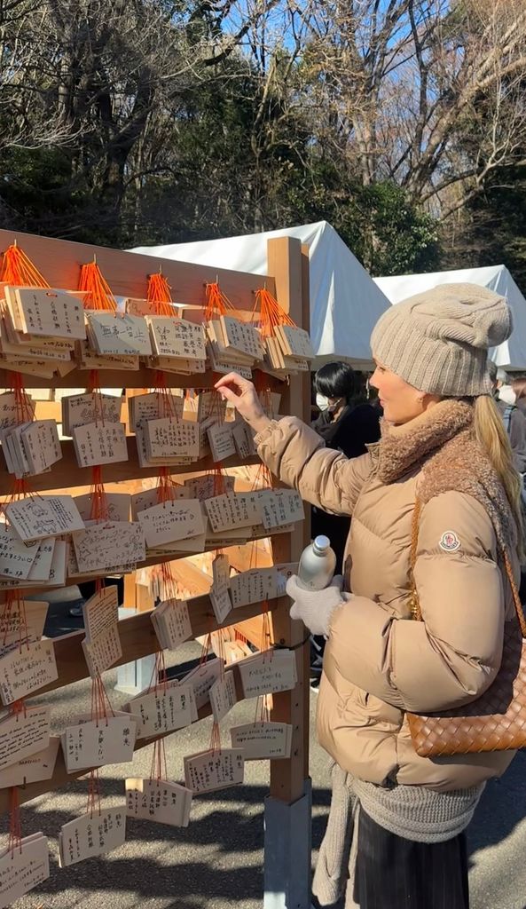 Helene Svedin en Japón de viaje familiar.