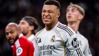 Mbappé, tres semanas K.O. por una lesión en la rodilla: se perderá el encuentro ante el Real Betis y la Supercopa