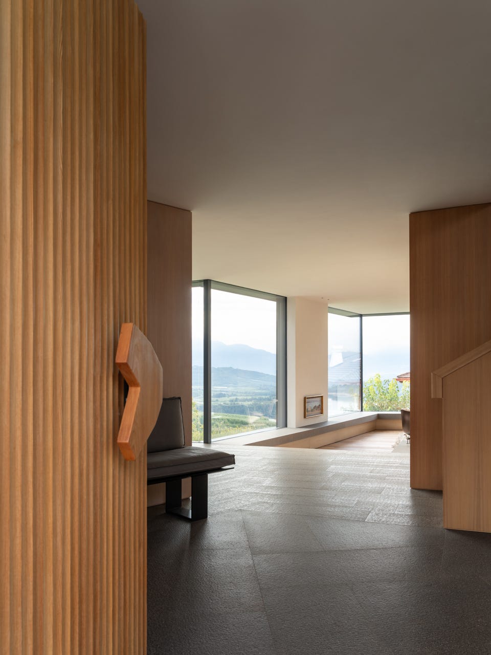 “El corazón del proyecto rinde homenaje a la casa como lugar de hospitalidad”, explica el estudio a cargo de esta casa en el campo corazon proyecto homenaje casa hospitalidad estudio cargo casa campo