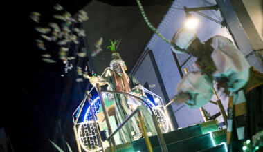 La gran Cabalgata de los Reyes Magos desafía a la lluvia y lleva la ilusión a todos los rincones de La Laguna