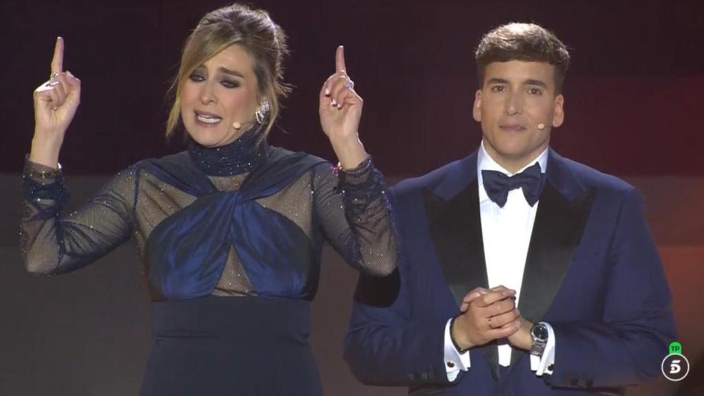 Sandra Barneda y Xuso Jones presentaron las Campanadas para Mediaset.