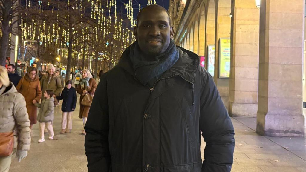 Big Moon minutos antes de comenzar a cantar en paseo de la Independencia en Zaragoza