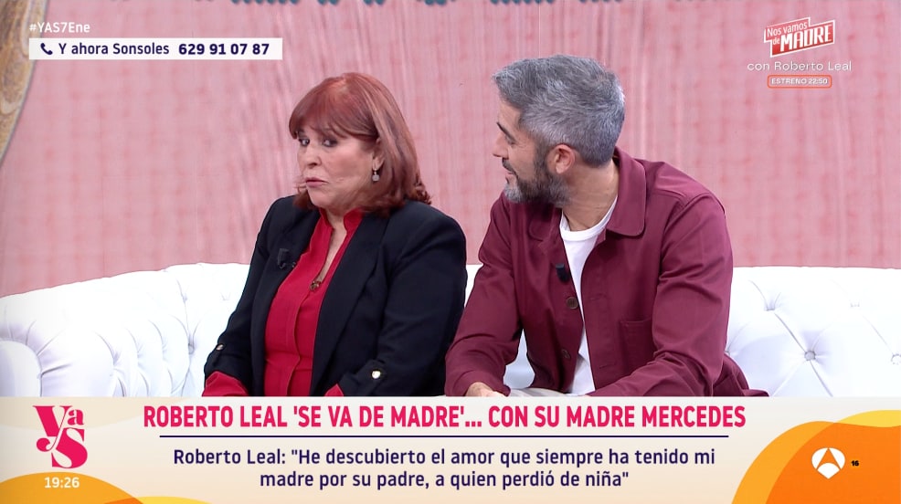 Roberto Leal, junto a su madre Mercedes Guillén, en 'Y ahora Sonsoles'