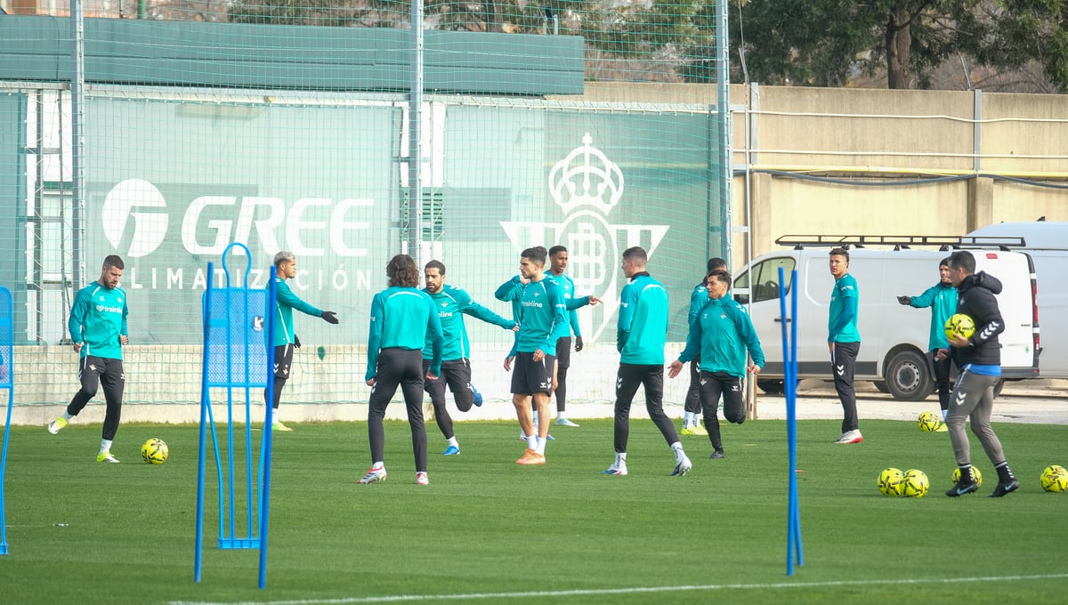 Una preocupación recurrente en el Betis y una lista de convocados para Oviedo sin novedades, en lo bueno ni en lo malo