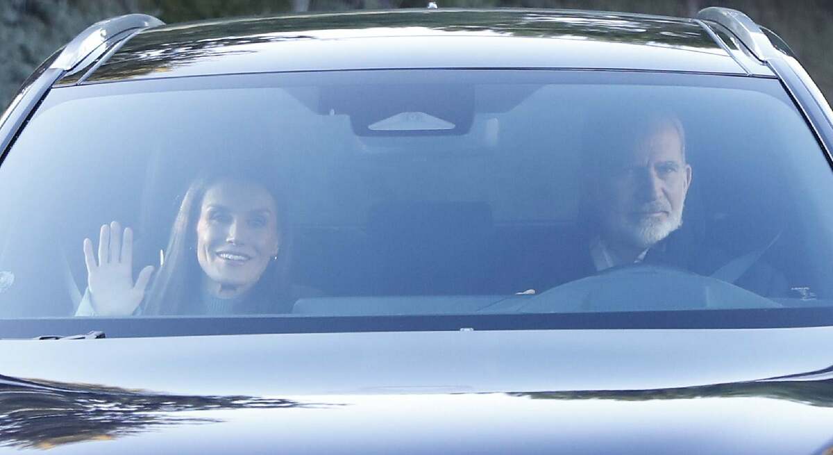 saludos y sonrisas desde el coche