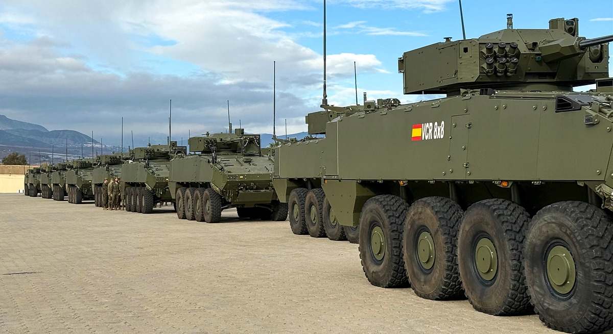 Los primeros dragones españoles llegan a la base de la Legión en Almería tras una década de retrasos