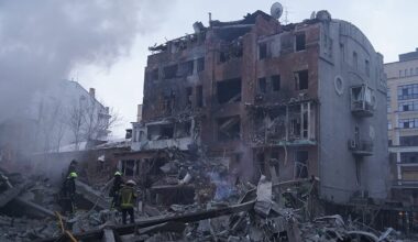 Al menos 2 muertos y decenas de heridos en un ataque ruso en la ciudad ucraniana de Járkov