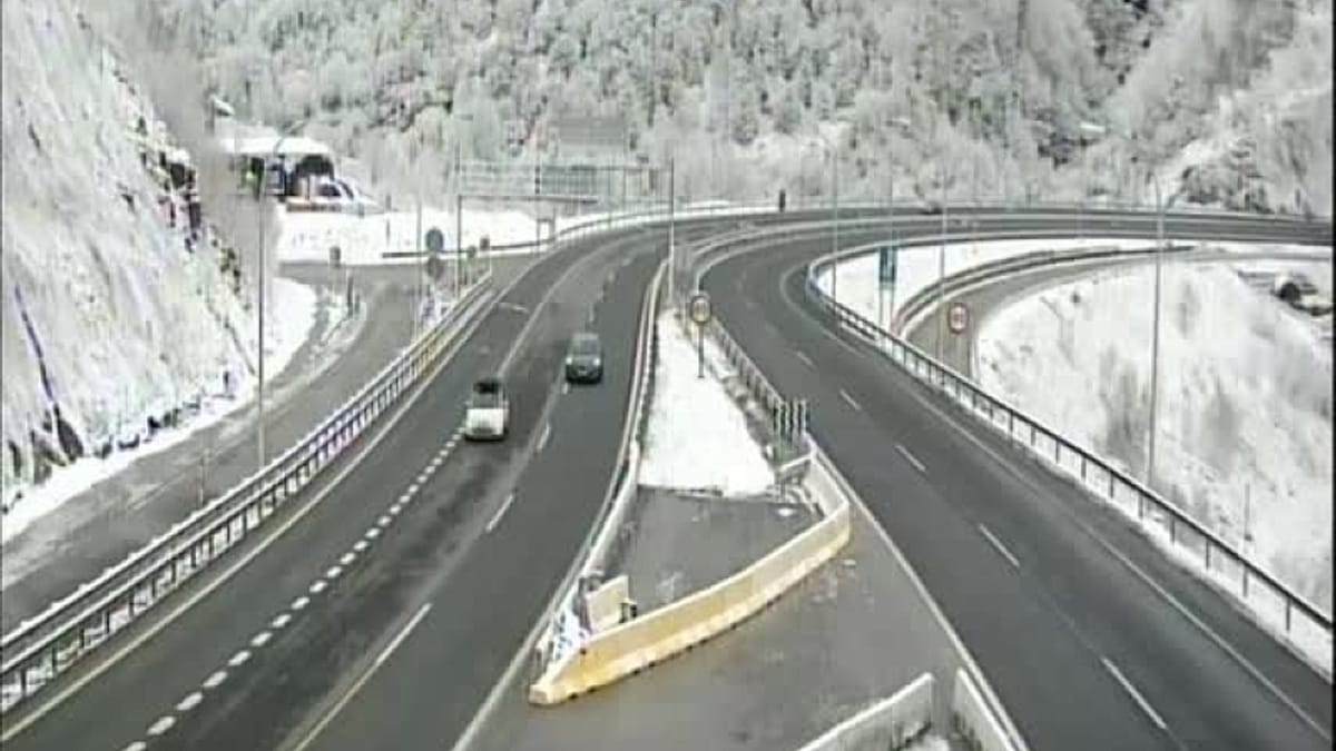 La borrasca Francis trae a España alerta roja por lluvias y alerta por nieve para el lunes