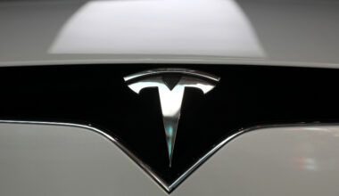 Tesla pierde la corona de los vehículos eléctricos frente a la china BYD