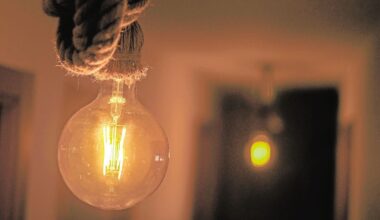 El precio de la luz aumenta este sábado con todos los tramos por encima de los 73 euros/MWh: conoce las horas más económicas para enchufar los electrodomésticos