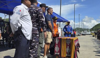 Javier, padre de tres de los niños que naufragaron en Indonesia: «Mi corazón está roto por mi hijo que se queda en el mar»