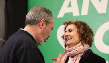 Montero intenta salvar su candidatura y exige «que pidan perdón» los que decían que «traicionaría a Andalucía»