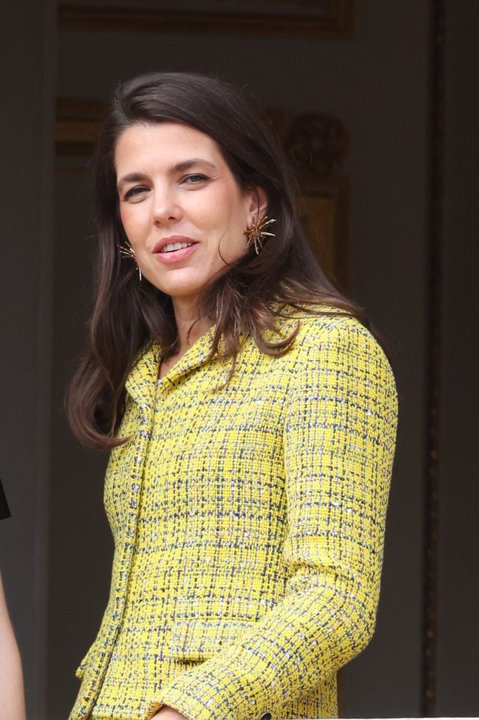 Carlota Casiraghi con traje de Chanel amarillo