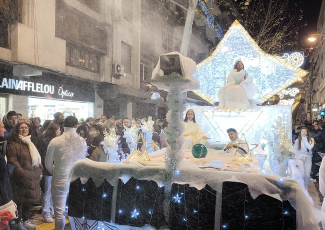 La ilusión vence al frío en una Cabalgata de Reyes histórica en Ciudad Real