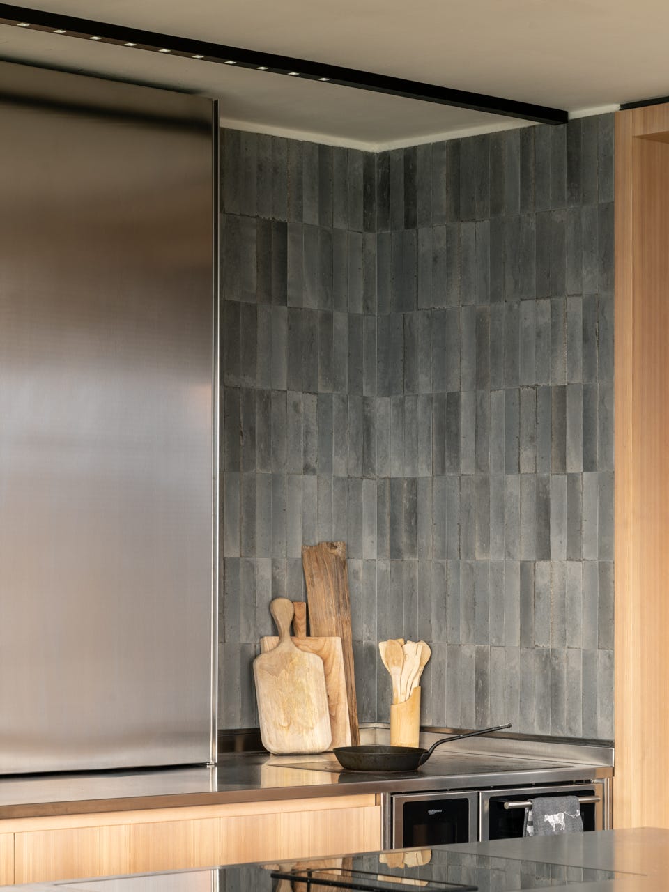 “El corazón del proyecto rinde homenaje a la casa como lugar de hospitalidad”, explica el estudio a cargo de esta casa en el campo corazon proyecto homenaje casa hospitalidad estudio cargo casa campo