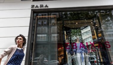 Zara prevé cerrar en A Coruña la primera tienda abierta por su fundador, Amancio Ortega - El Mundo