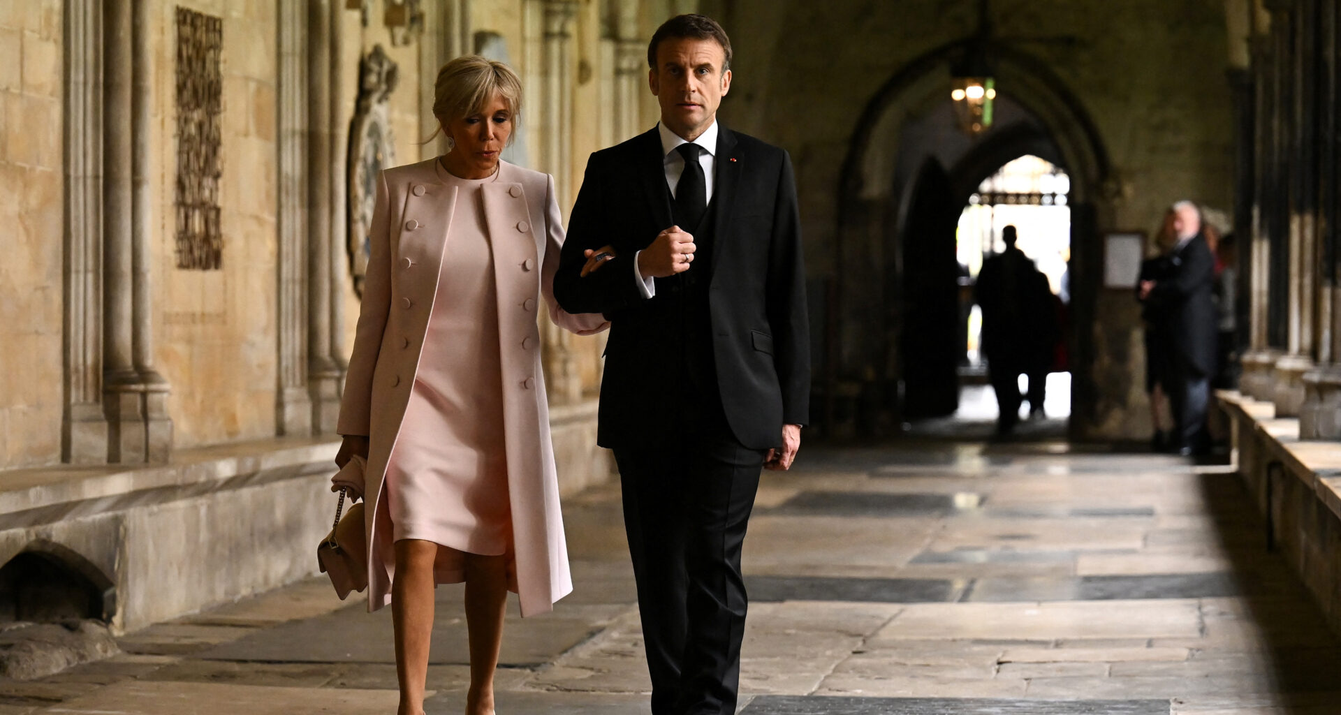 Condenan hasta 8 meses de cárcel a ciberacosadores de Brigitte Macron