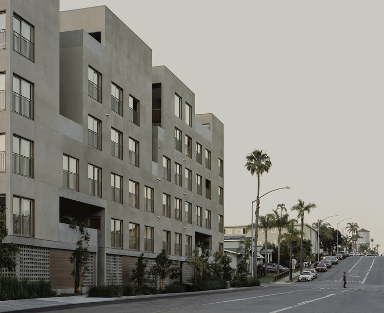 Vivienda Colectiva Fora / Jeff Svitak - Fotografía exterior, Concreto