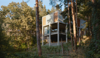 Casa aislada en Tskneti / Wunderwerk