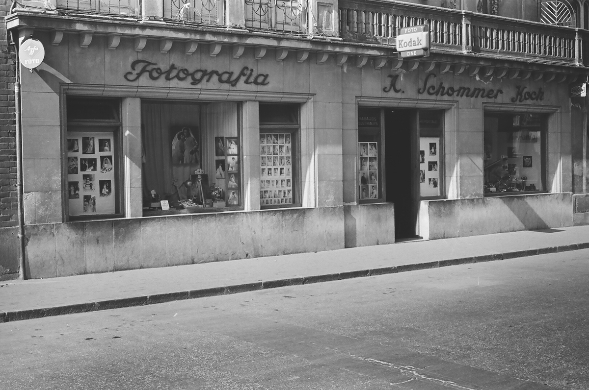 Digitalizan 13.000 fotos de Schommer Koch afectadas por el síndrome del vinagre | Araba