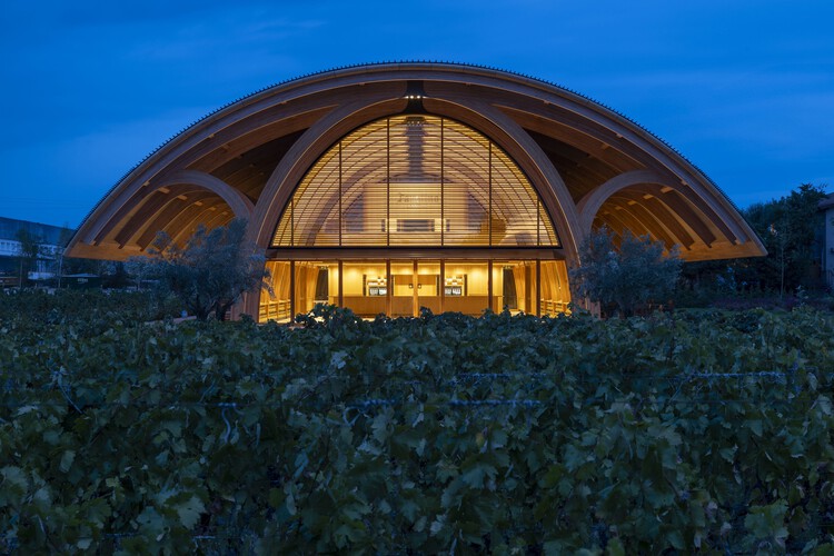Bodegas Faustino Winery / Foster + Partners - Fotografía exterior