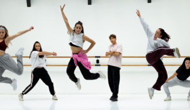 Por qué bailar puede ayudar a prevenir la demencia, según estudios científicos