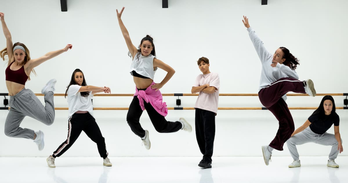 Por qué bailar puede ayudar a prevenir la demencia, según estudios científicos