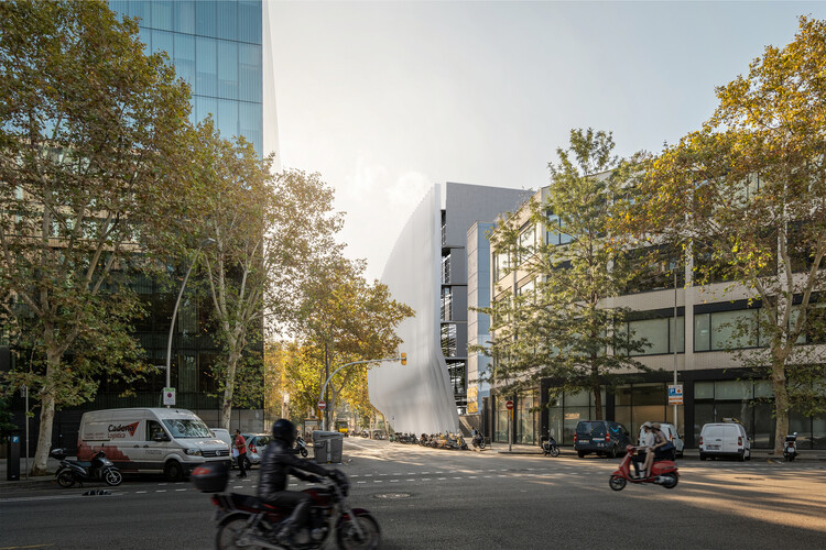 SNOB Architects diseña un edificio de oficinas contemporáneo en el barrio del Raval de Barcelona - Imagen 5 de 5