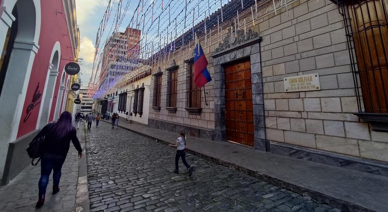 El derecho internacional de los derechos humanos debe guiar cualquier futura transición en Venezuela, afirma un experto