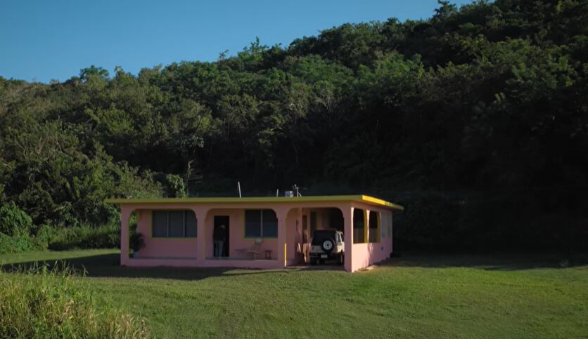 La casita en el corto 'Debí tirar más fotos' de Bad Bunny