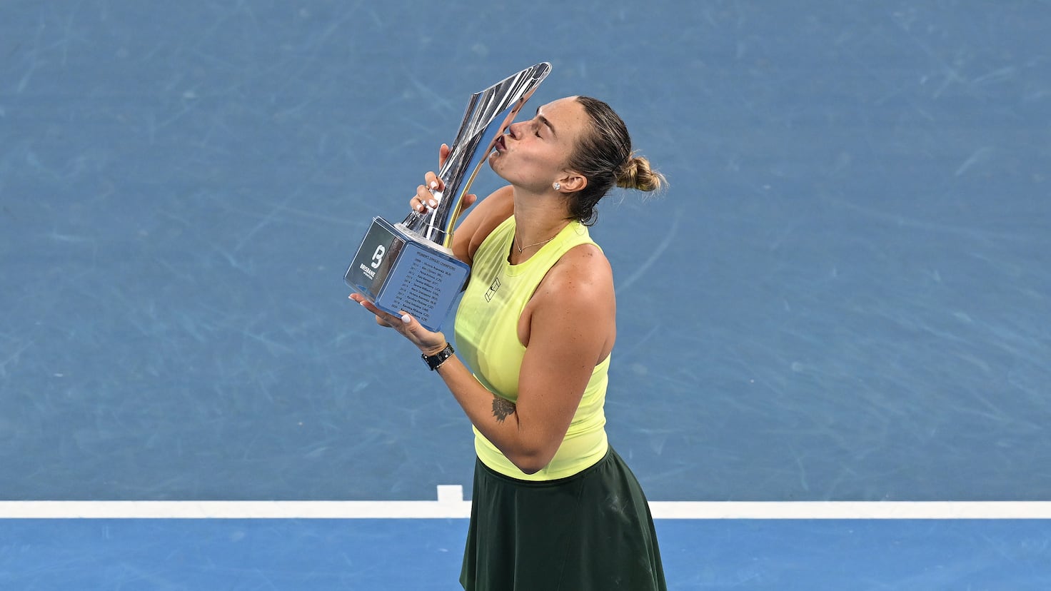 Sabalenka y Medvedev reinan en Brisbane