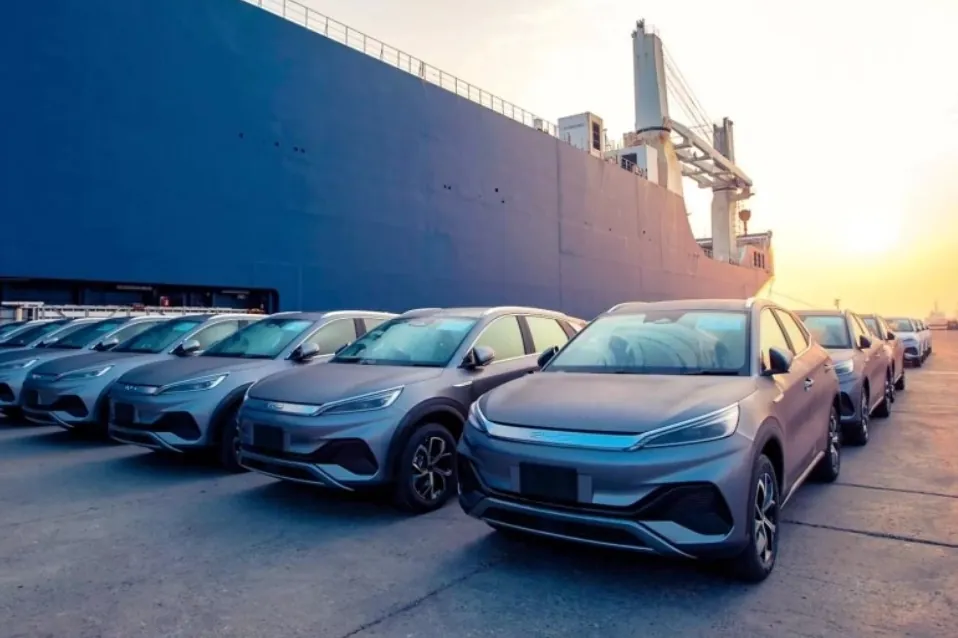 La UE y China dan un paso que podría acabar con los aranceles a los coches eléctricos - El Mundo