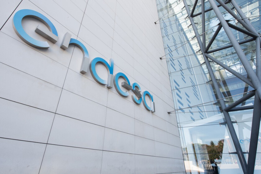 Un hacker tardó dos horas y media en robar miles de datos personales de los clientes de Endesa. Endesa tardó una semana en avisar