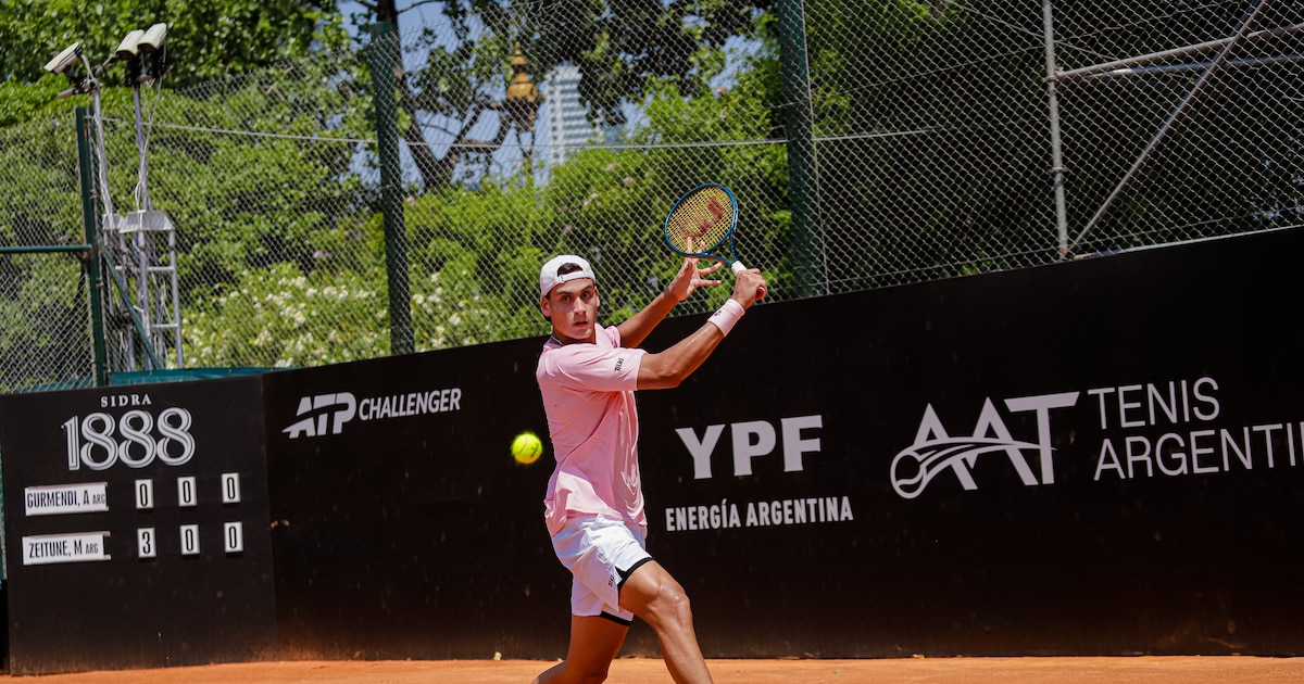 La promesa del tenis argentino que mide casi 2 metros y usa un golpe en peligro de extinción: “Siempre miré mucho a Federer y a Del Potro”