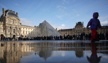 El Louvre aumentó el precio de entrada para turistas no europeos