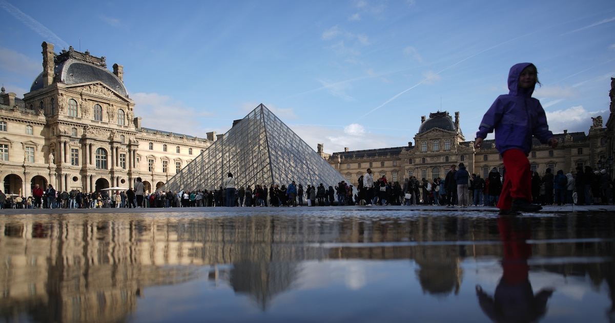 El Louvre aumentó el precio de entrada para turistas no europeos