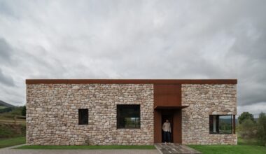 Casa Reversa / Héctor Navarro + ARKHITEKTON