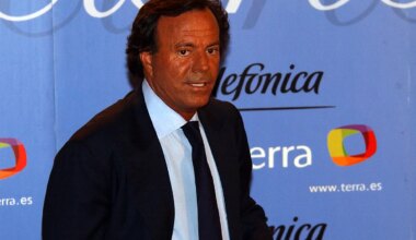 El patrimonio de Julio Iglesias: "casitas del terror" en el Caribe, su negocio con Óscar de la Renta y millones - El Mundo