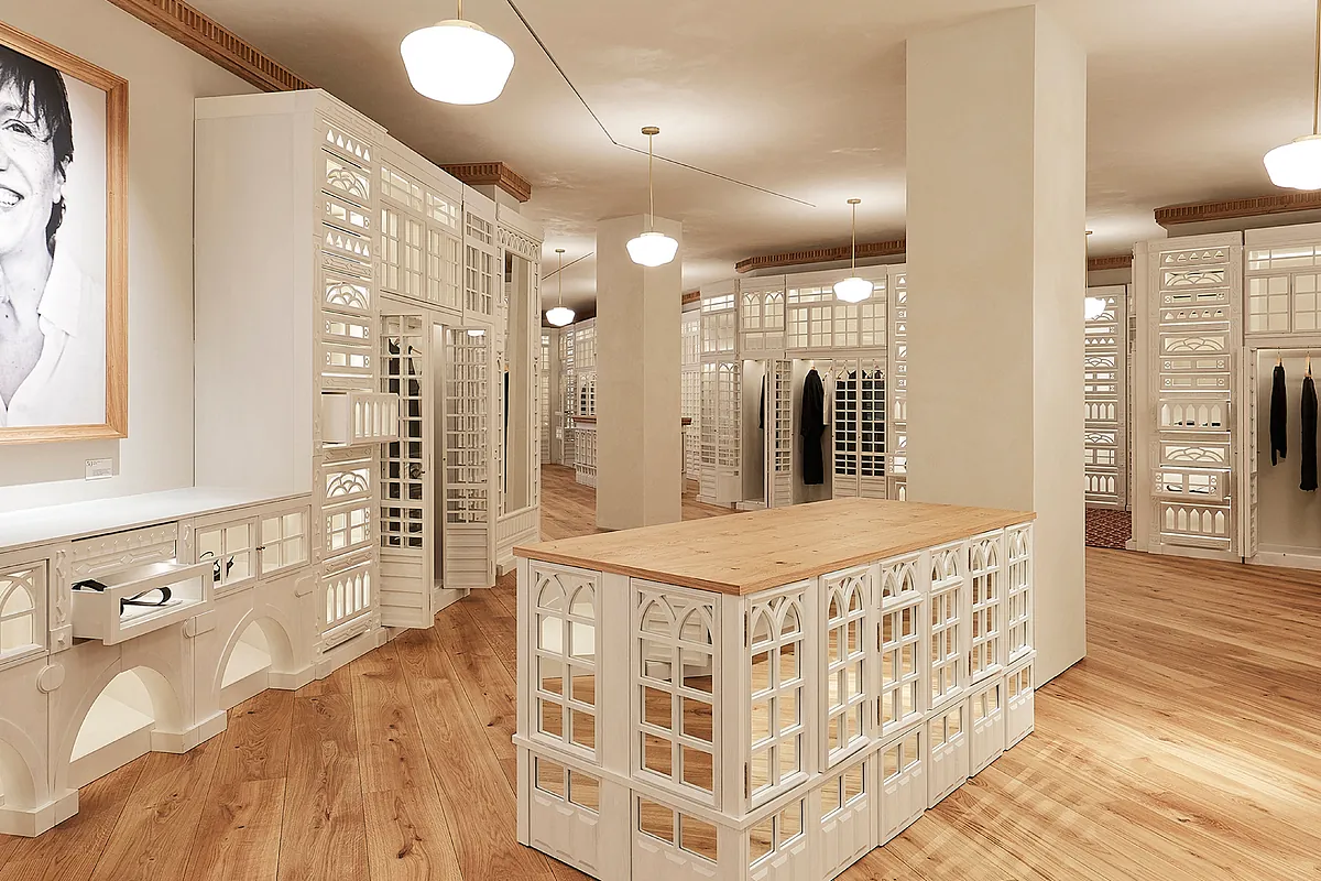 Zara cerrará la primera tienda abierta por Amancio Ortega y abrirá un Zacaffé en A Coruña - Expansión