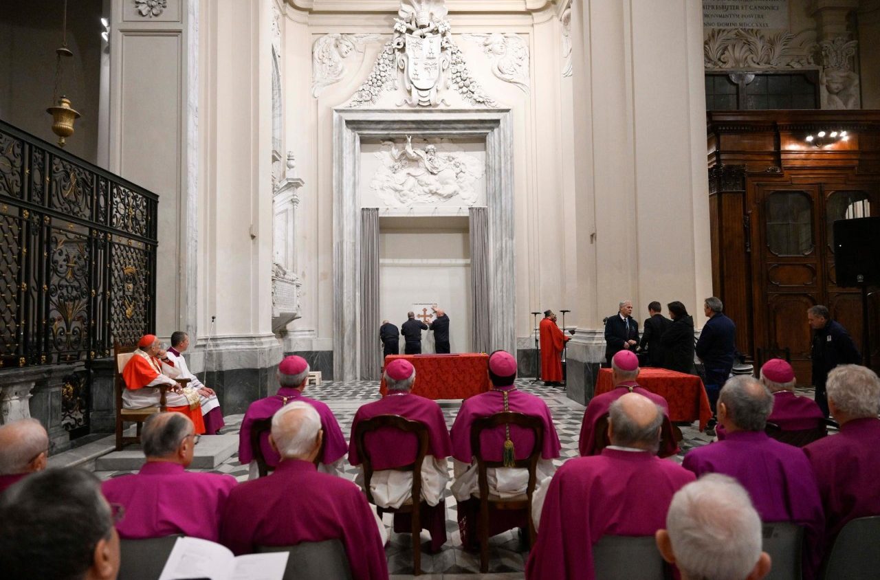 Clausurada la Puerta Santa de San Juan de Letrán en Roma