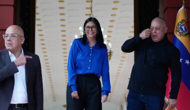 El director de la CIA, John Ratcliffe, se reúne con Delcy Rodríguez en Caracas - El Mundo