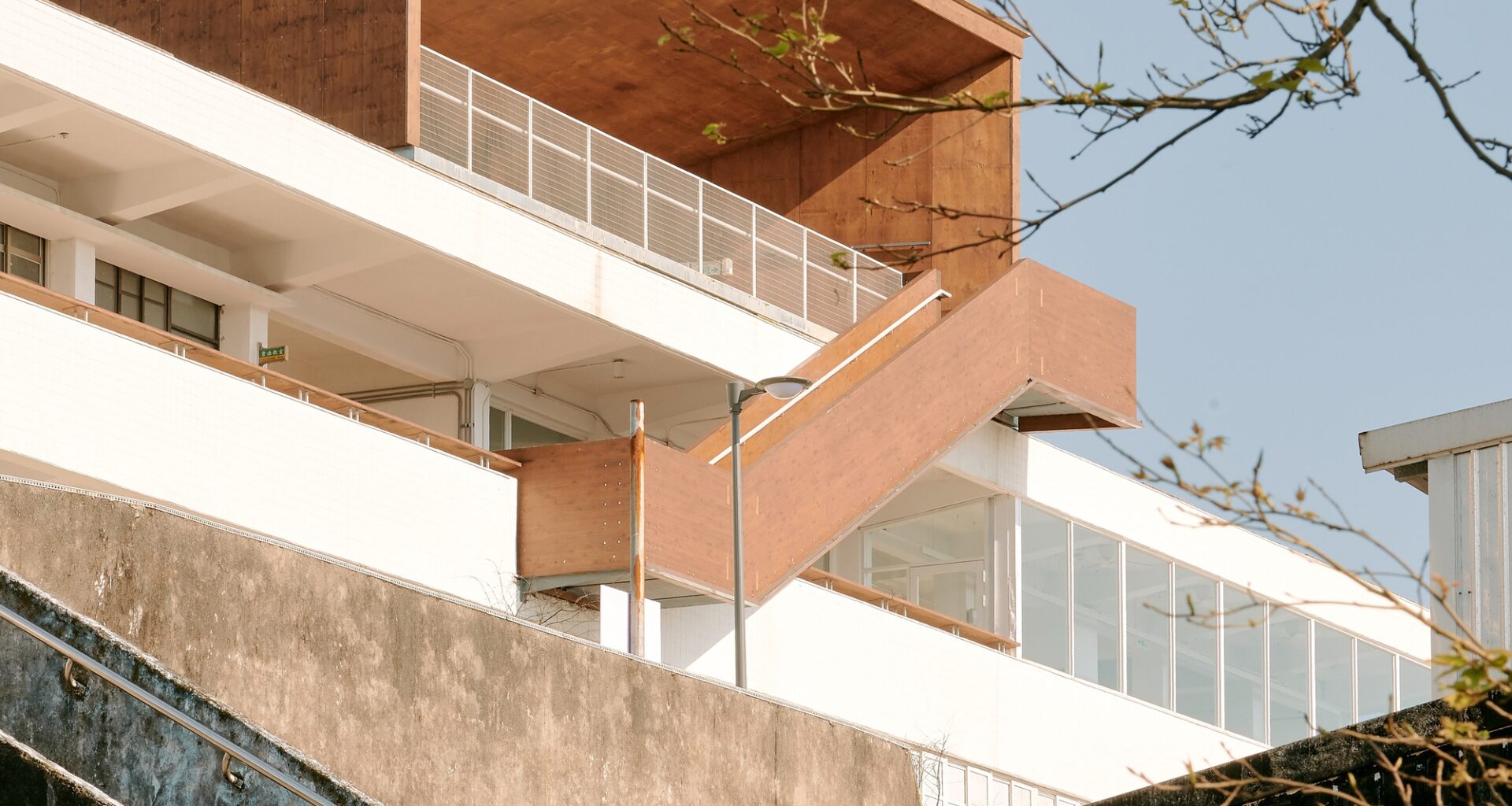 Escuela Primaria Taiping, Keelung / KHAA (Kuo+Huang and Associates)