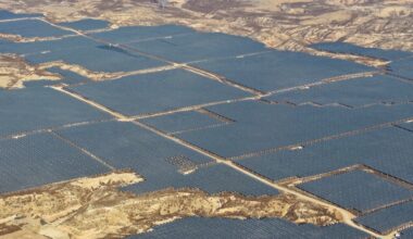 La economía china creció "alrededor del 5%" en 2025, afirma Xi