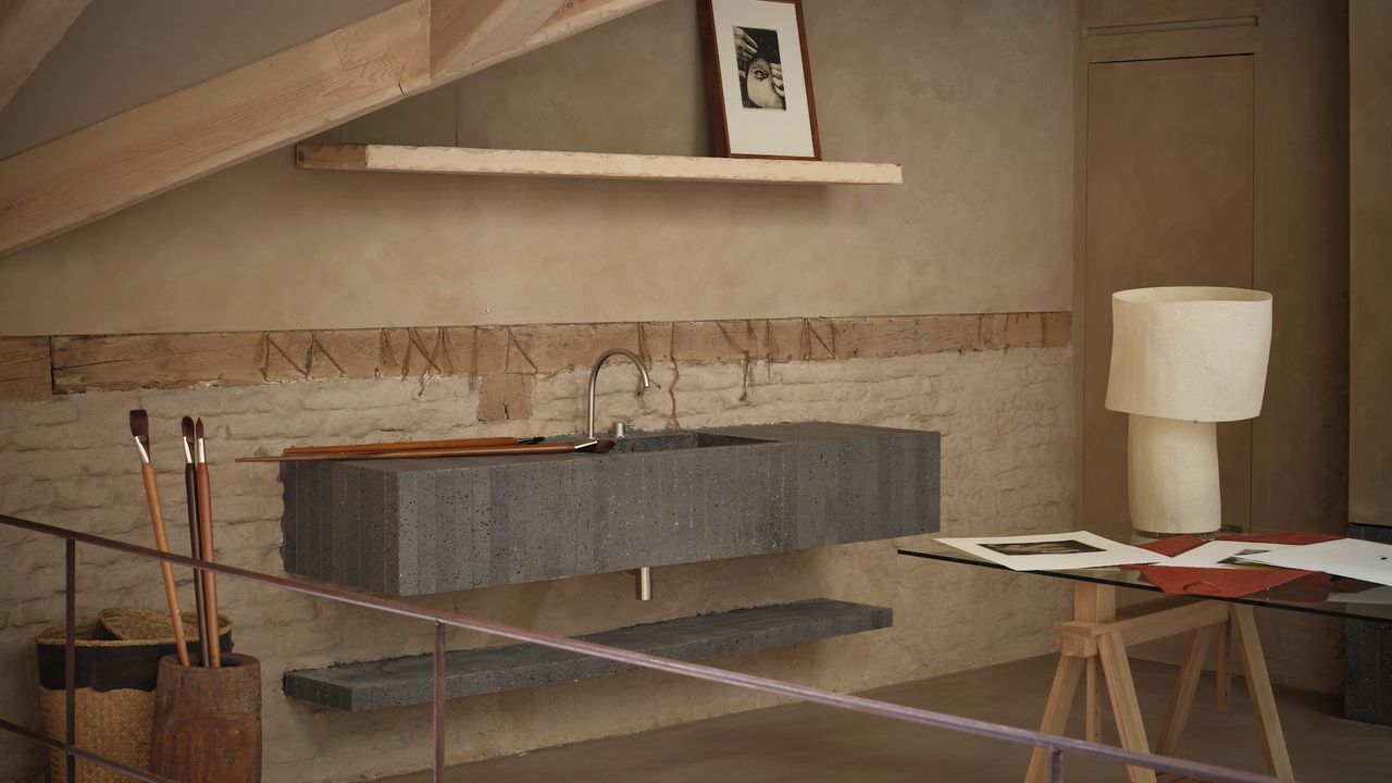 De convento histórico a casa minimalista, sobria y monumental: “A pesar de estar en el centro de Madrid, aquí solo se escucha el piar de los pajaritos"