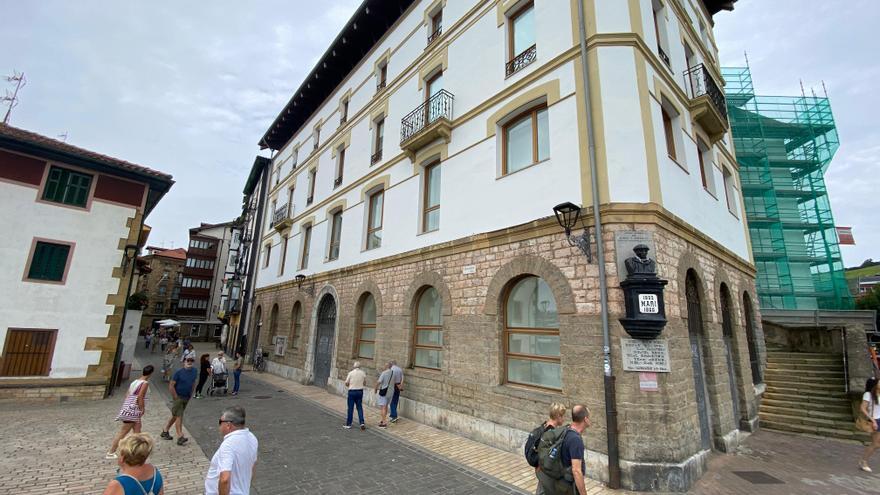 Itsasne Zubiri expone en Zumaia una inmersión visual a partir de este sábado