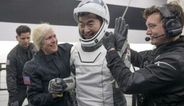 El astronauta japonés Yui Kimiya regresa a la Tierra desde la Estación Espacial Internacional