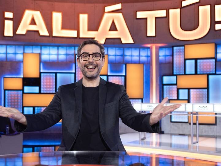 Juanra Bonet en el nuevo plató de '¡Allá tú!'