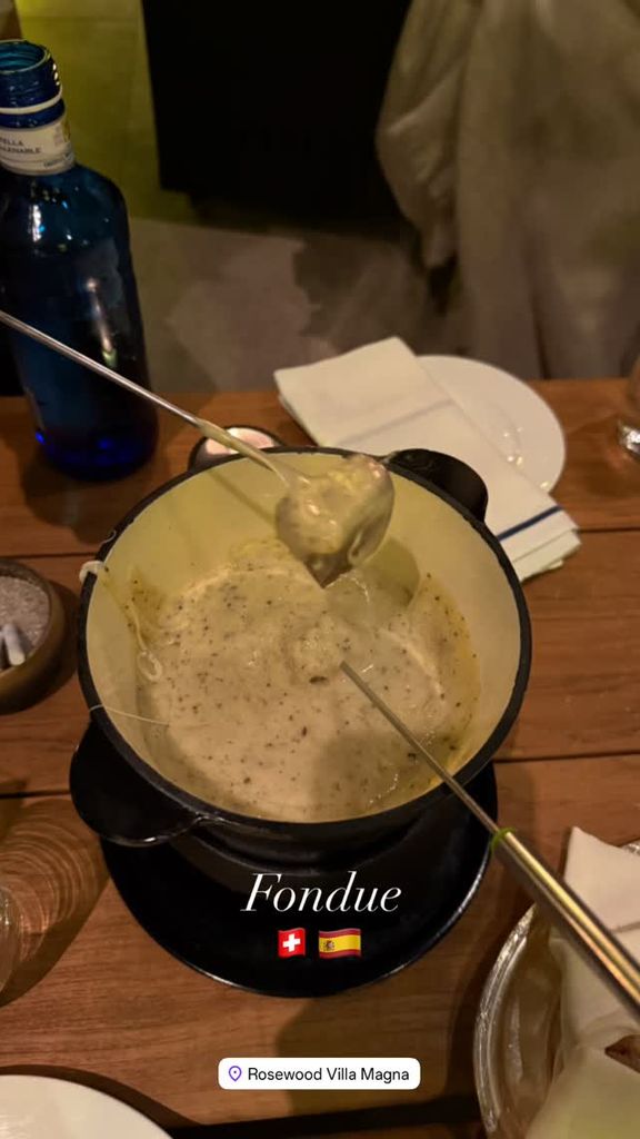 La fondue que la pareja se pidió en el restaurante Le Chalet, ubicado en el mismo hotel y que ofrece una auténtica escapada alpina en pleno Madrid