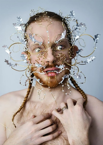 Una máscara de James Merry